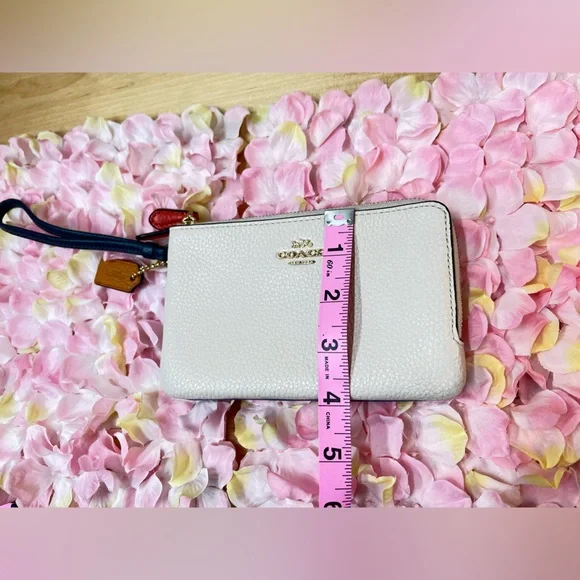 COACH Double Zipper Wristlet
Clutch Tan cream and blue Pebble Leather - Picture 8 of 12